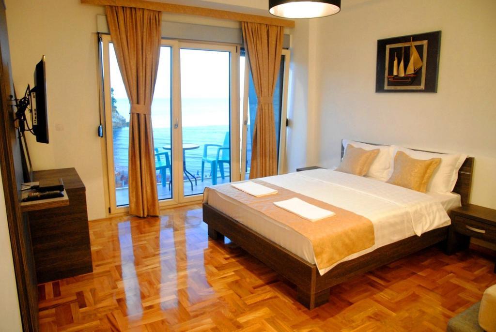 Hotel Cruiser อุลซิน ภายนอก รูปภาพ